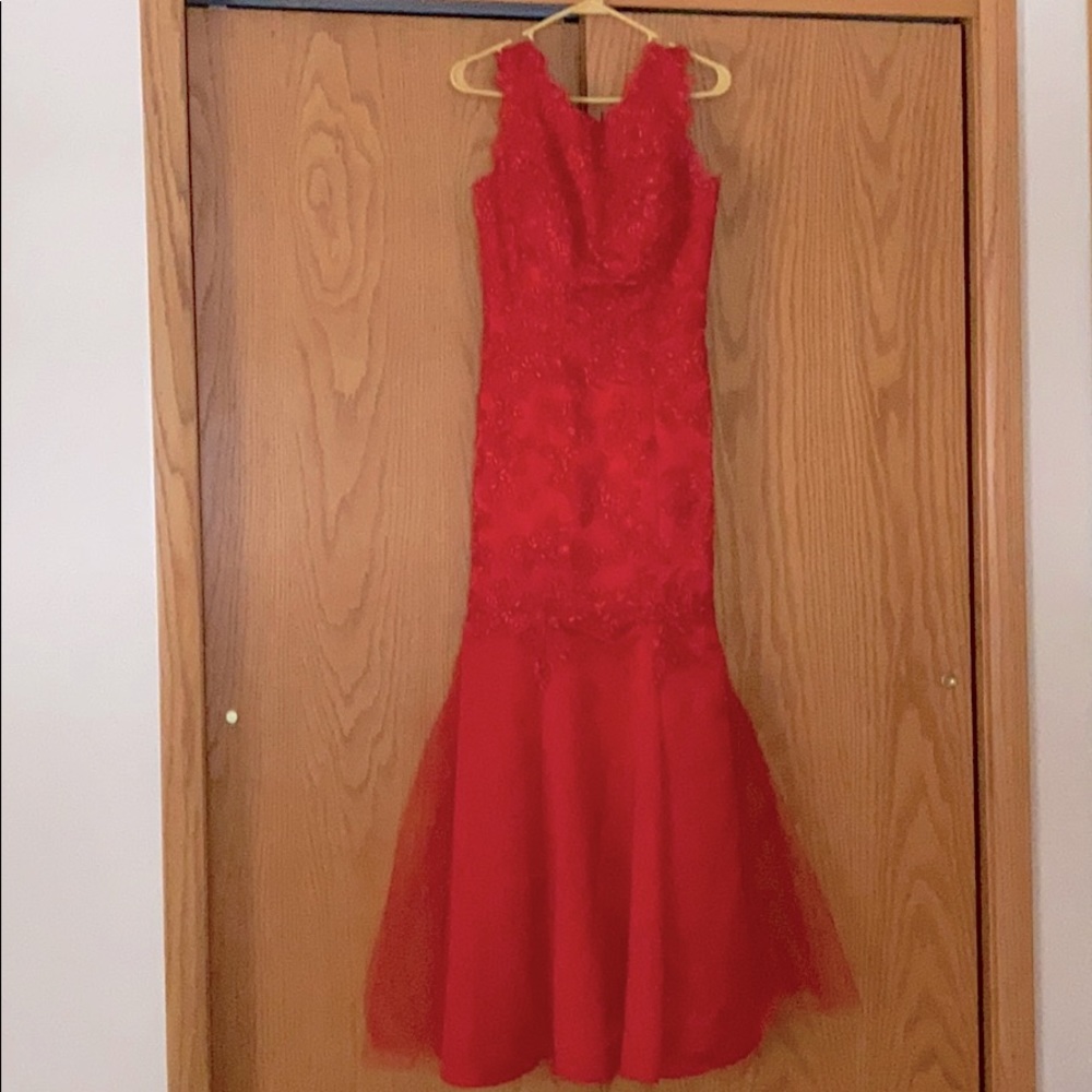 JJ’s House Red Mermaid Style Gown